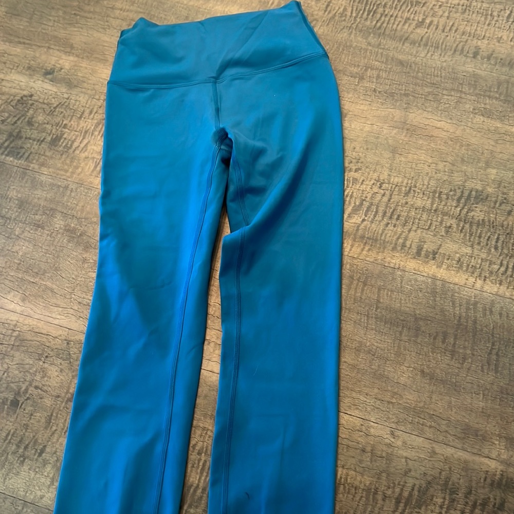 Womens Lululemon leggings wonder train 25 in size 4
